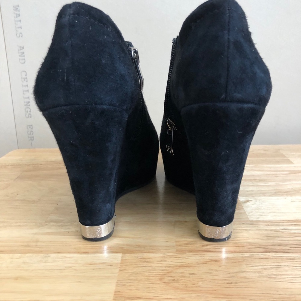 Vince Camuto ‘Klance’ Faux Suede Wedge Booties. - Picture 6 of 11